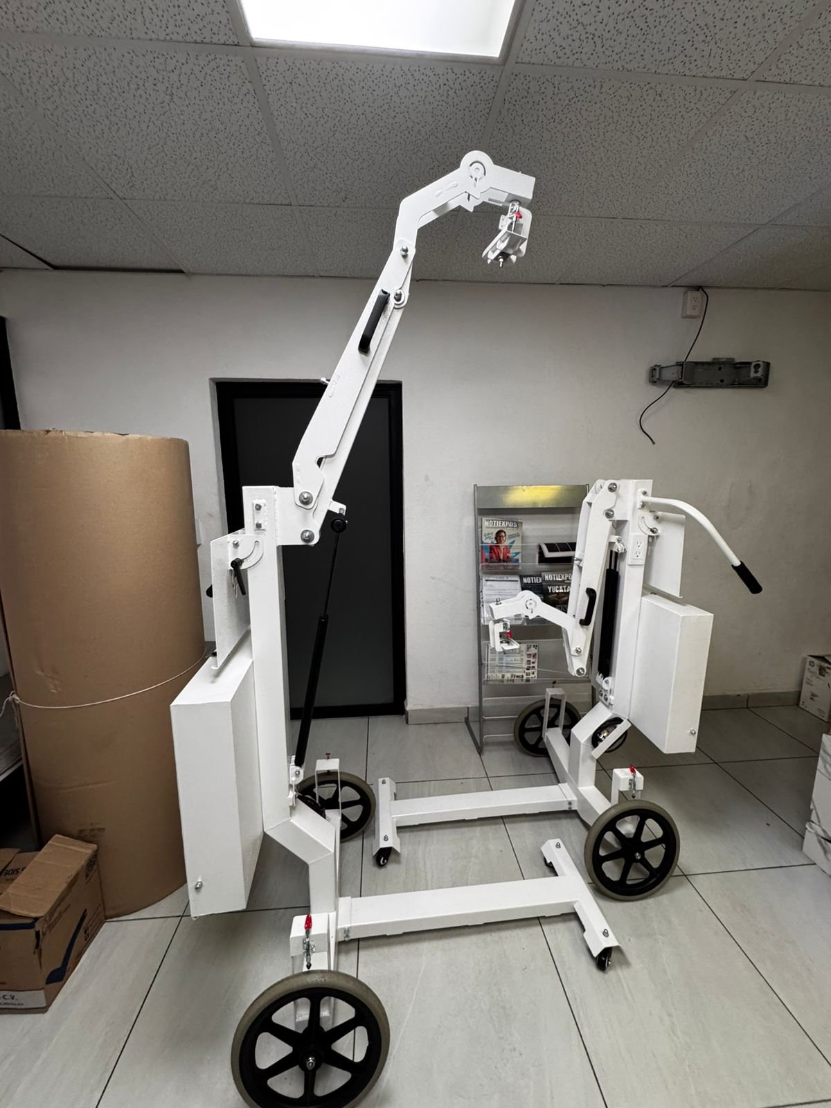 BASE RODABLE PARA RAYOS X CON PORTA LAPTOP Y FLAT PANEL